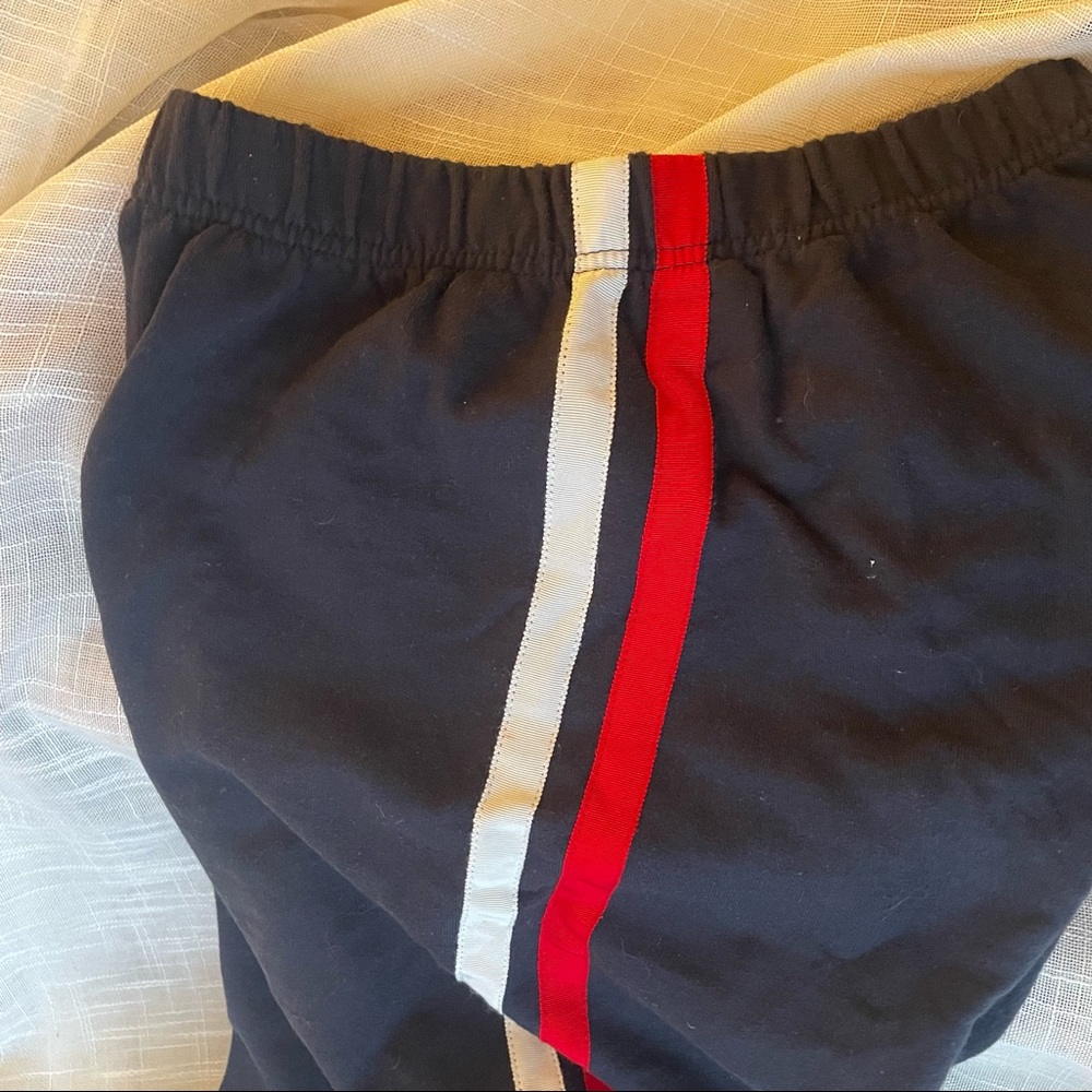 Sweatpants with side stripe